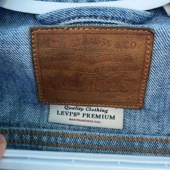Levi’s jean jacket - Picture 2 of 2
